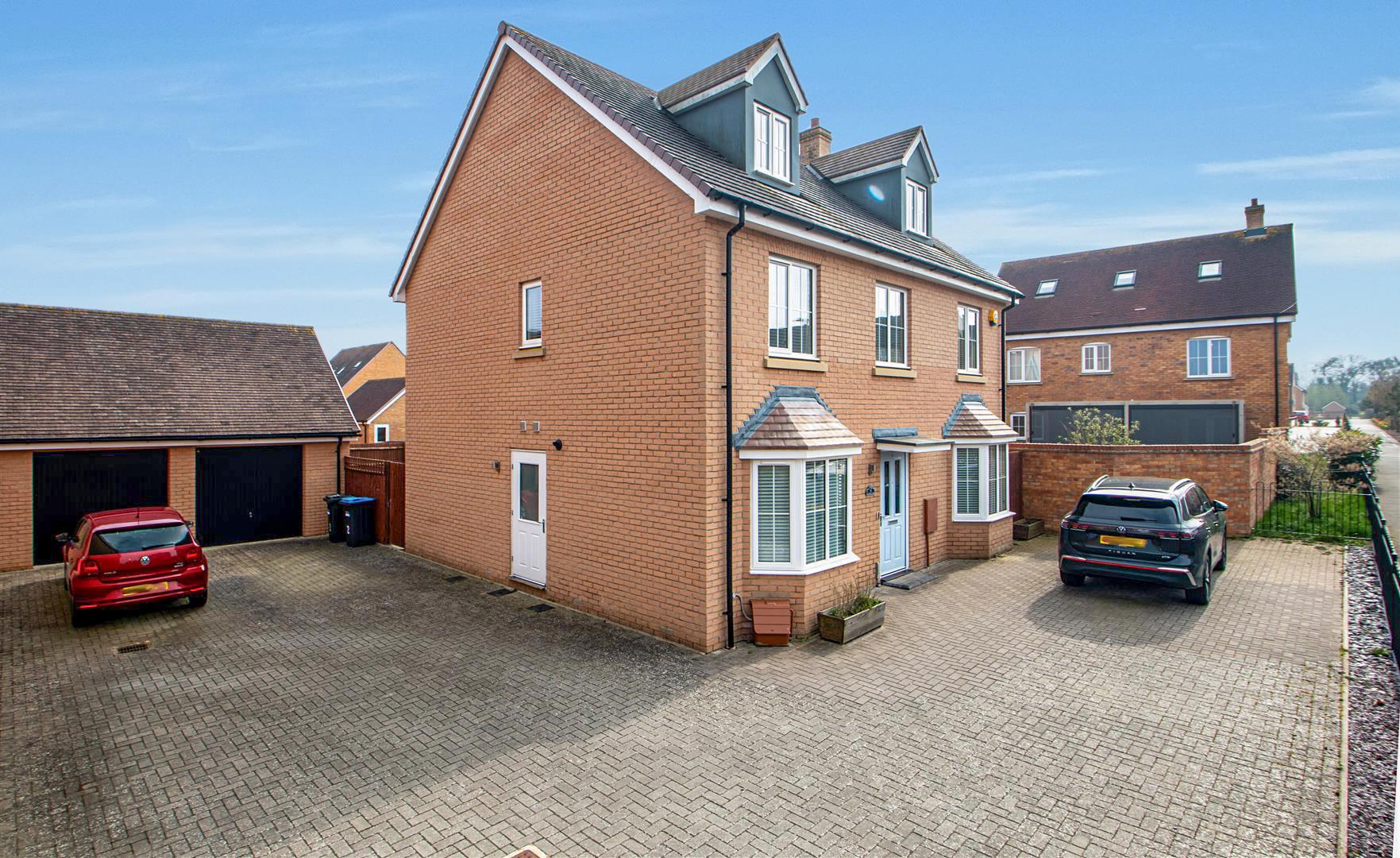 5 bed property in Cardiff Way, Milton Keynes